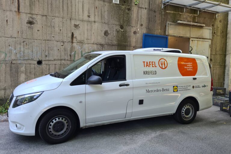 Artikel Rheinische Post Tafel Krefeld